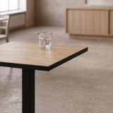 Cafétafel OMEGA 68x68 eiken artisan met rand matzwart