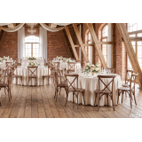 Traditionele houten restaurantstoel CROSS-BACK WOOD walnoot